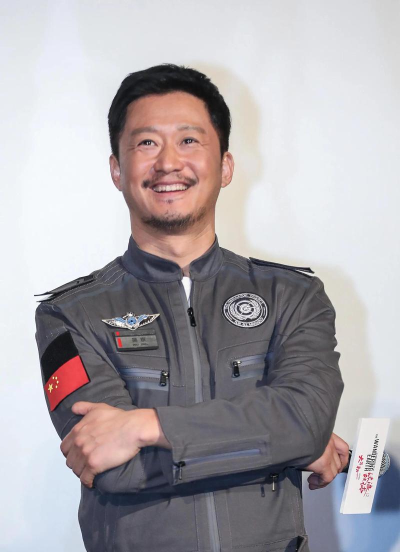2025全年免费资料大全和51岁吴京赛车冠军与吴京跑车